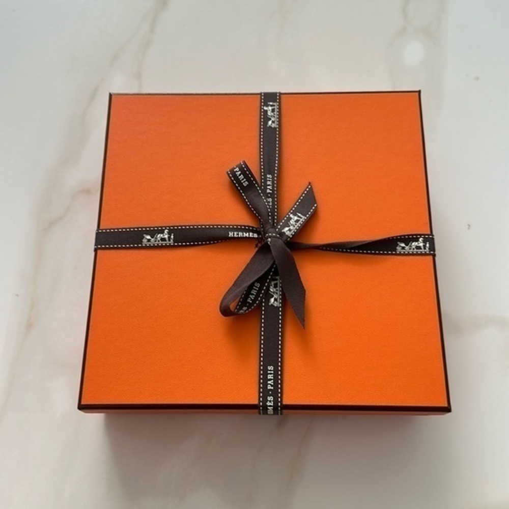 Hermes Box 8x8x2